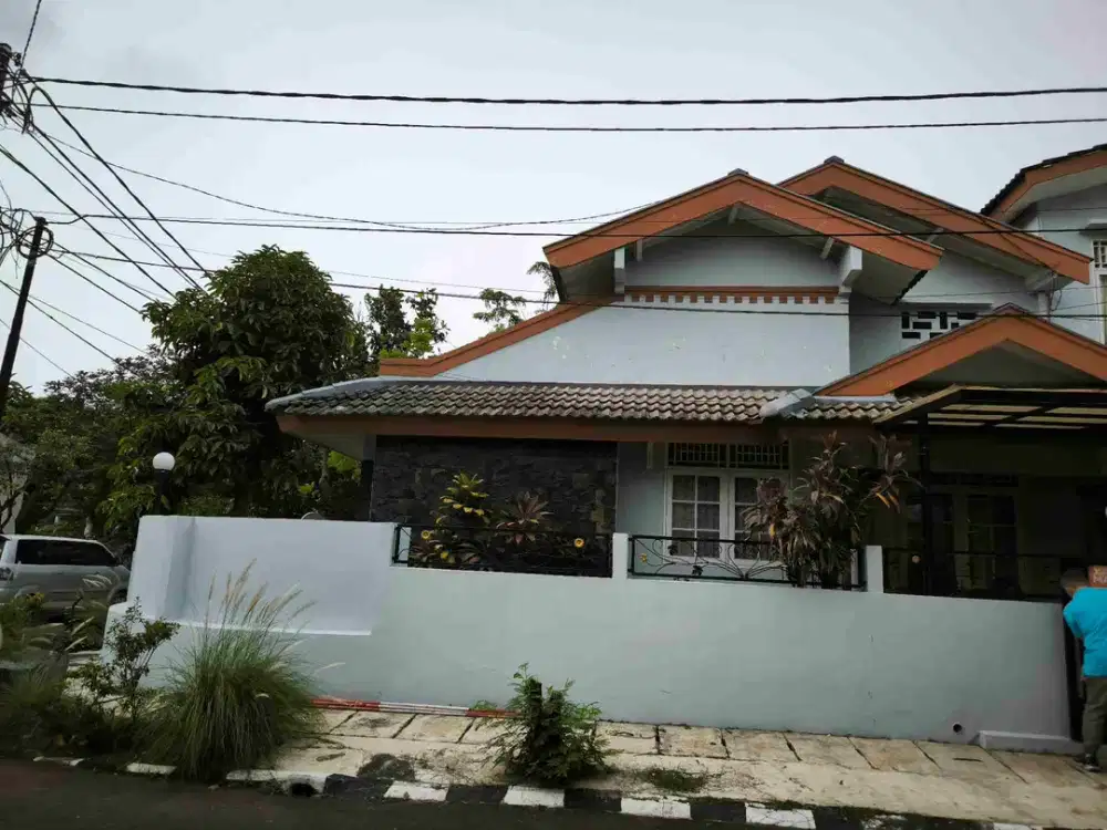Rumah Hoek Bintaro Kondisi Siap Huni