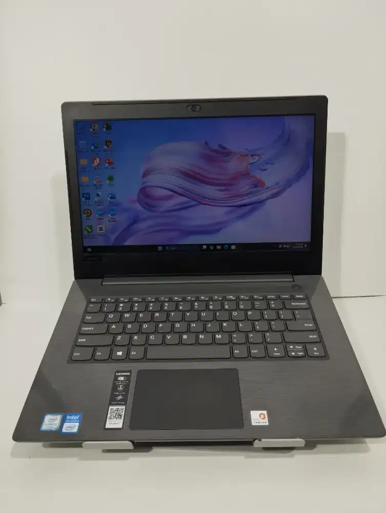 LAPTOP LENOVO V130