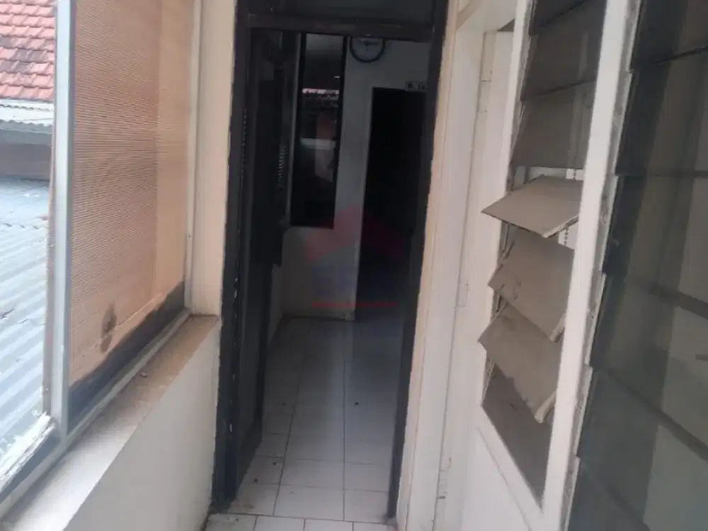 DISEWAKAN BANGUNAN KOMERSIL EX BANK RAYA DARMO SURABAYA