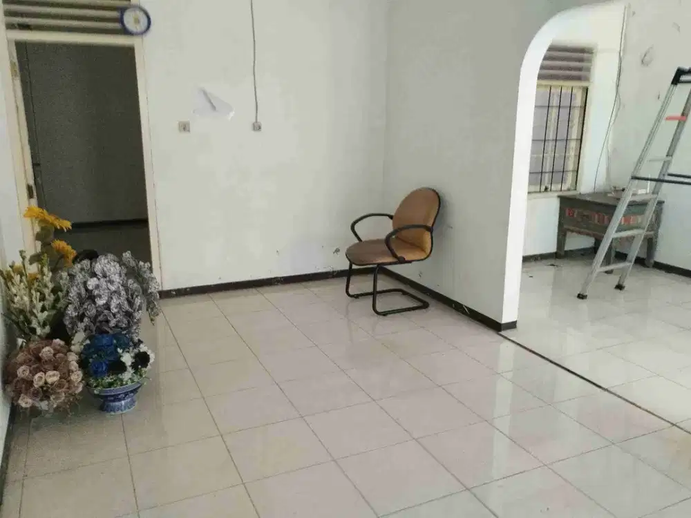 dijual dan di sewakan rumah area komplek pemda