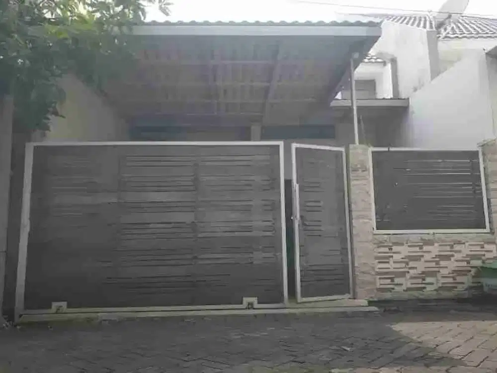 Rumah Minimalis Siap Huni di Gayungan dekat Trans icon