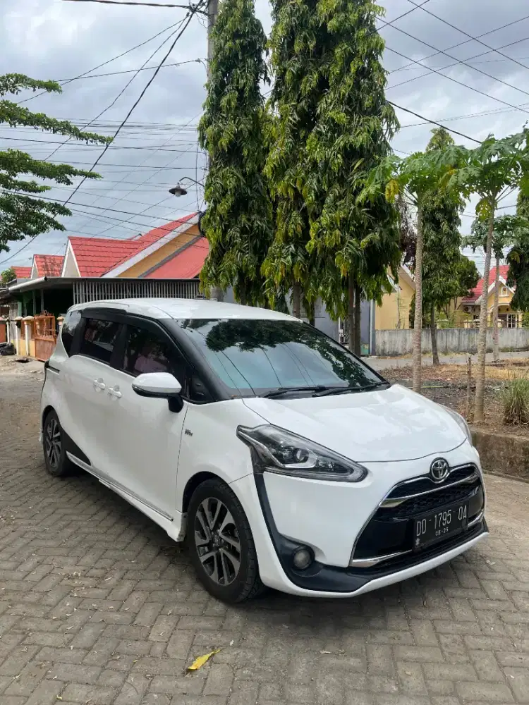 Toyota Sienta Q AT 2016 tipe tertinggi