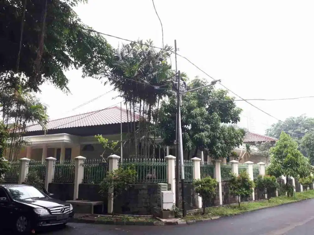 Dijual rumah area mega kuningan