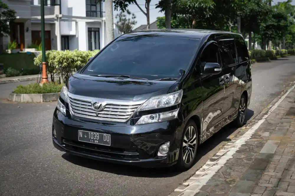Vellfire V 2.4 Matic Premium Sound. Vellfire. V. 2.4. AT. PremSound