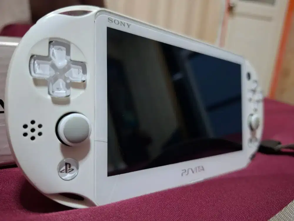 Di Jual PS VITA Slim Full Games