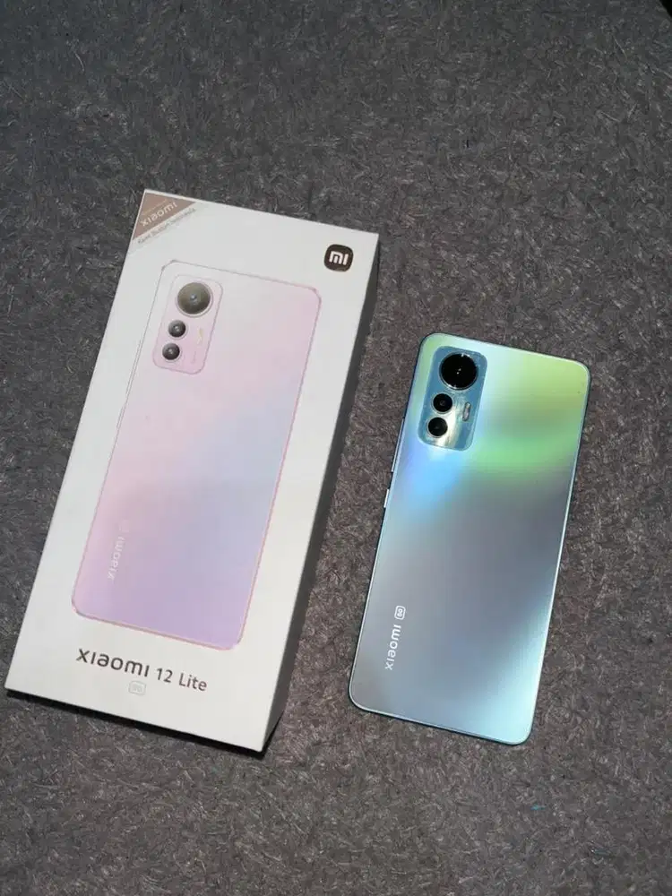 Xiaomi 12 Lite 5G 8/256 - Mulus seperti baru