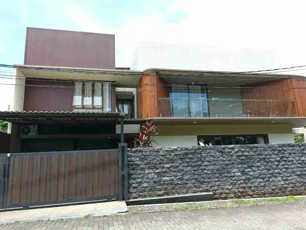 Rumah Mewah di Perum Villa Gunung Lestari Jombang  Tangerang Selatan