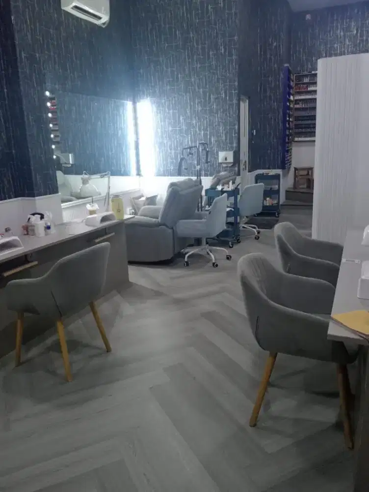 Jasa pasang vinyl lantai, spc, dan pemasangan tangga