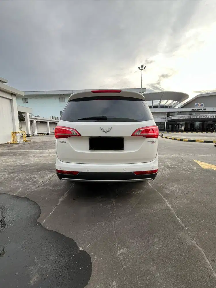 WULING CORTEZ TLUX PLUS 1.5 A/T 2019