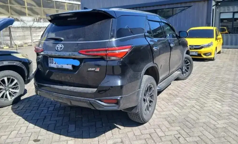 Toyota Fortuner 2.8 GR AT