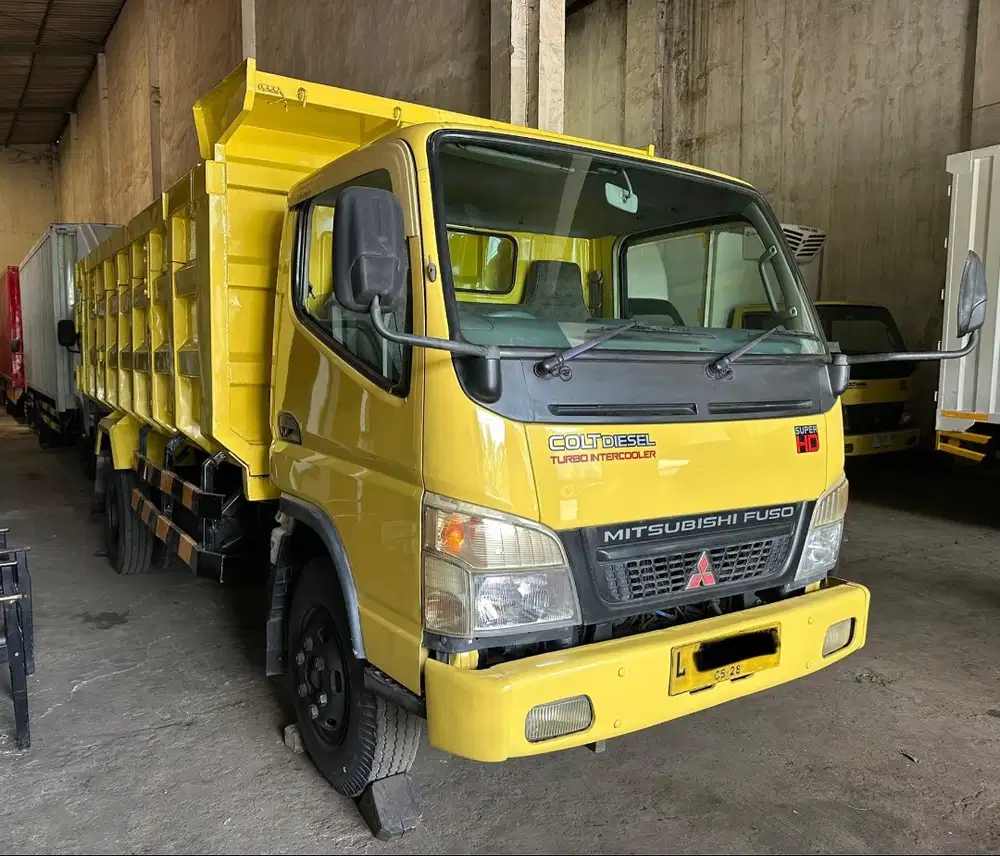 Mitsubishi Canter Super HD dumptruk thn 2013