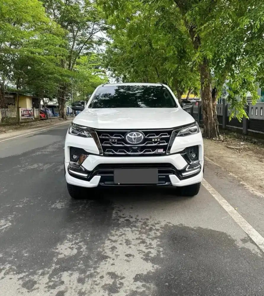 Toyota Fortuner 2.8 GR AT