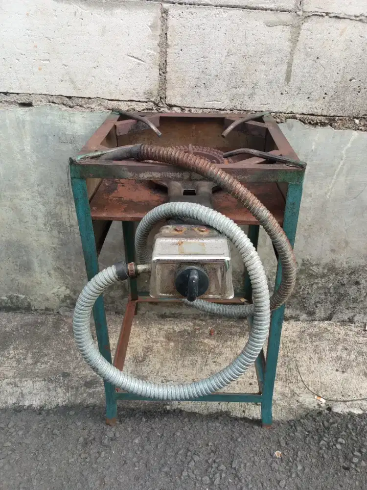 Kompor semawar bekas kuliner