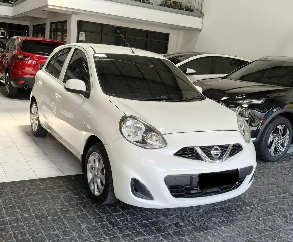 Low KM Nissan March 1.2 AT 2014