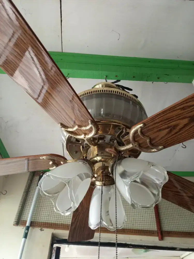 Kipas angin+lampu plafon