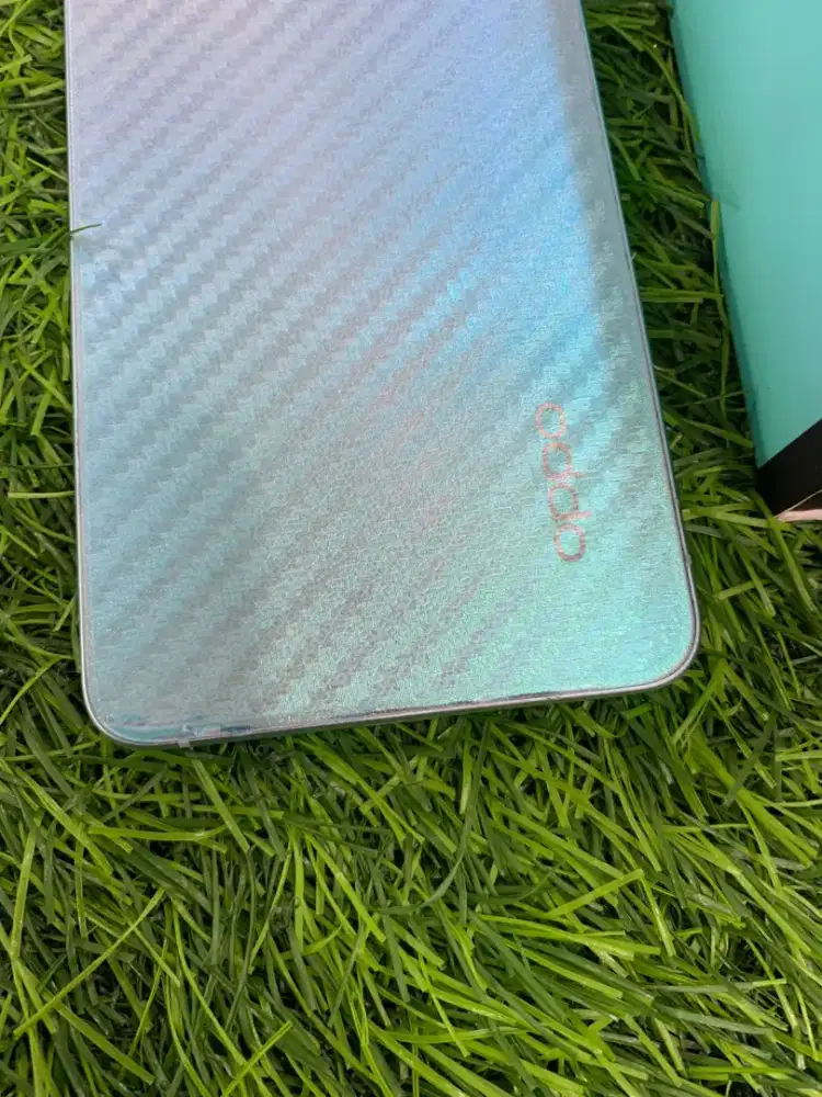 Oppo Reno 6 5G 8/128gb Fulset ada lecet aja