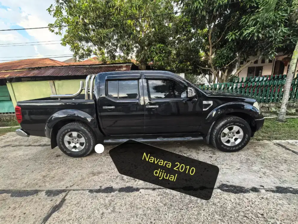Nissan navara Mt 2010 pribadi