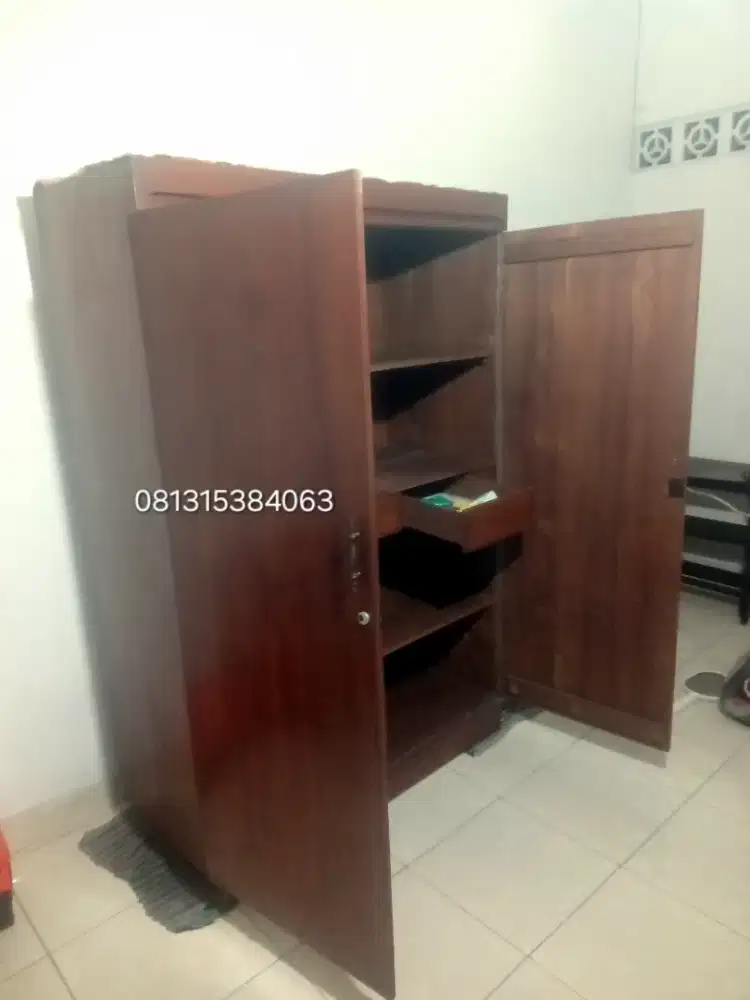 Lemari baju (dari kayu jati) murah