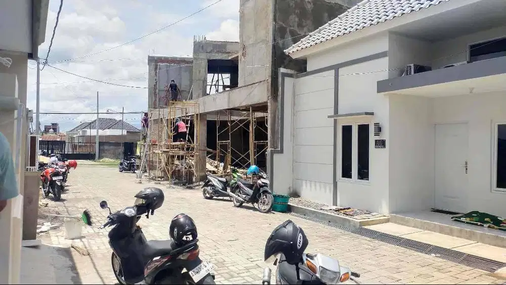 Di Jual Siap huni 3 KT,  Baru di Timur Mall Luwes  . Bs kpr & Cash