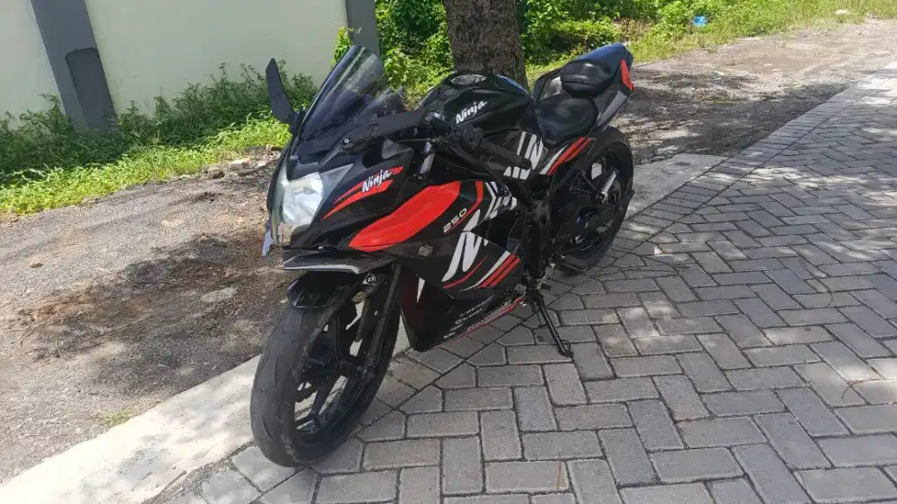 Kawasaki ninja 250cc 4tak injeksi tahun 2016 mulus normal lengkap