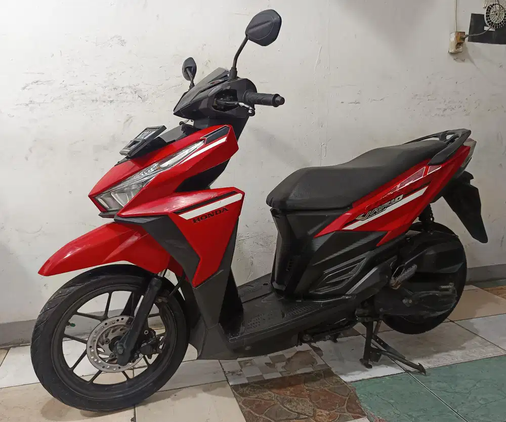 Di jual cepat vario led iss cbs 125 2017 siap pakai