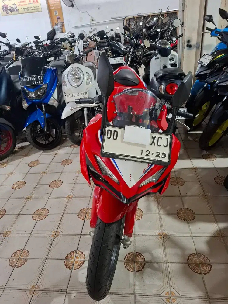 Honda cbr 150 R 2024 merah
