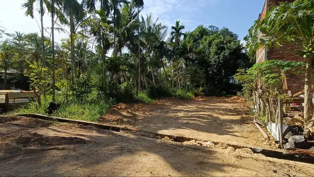 Dijual tanah ukuran 218 m2. Tanah sudah ditimbun, ada drainase & sumur