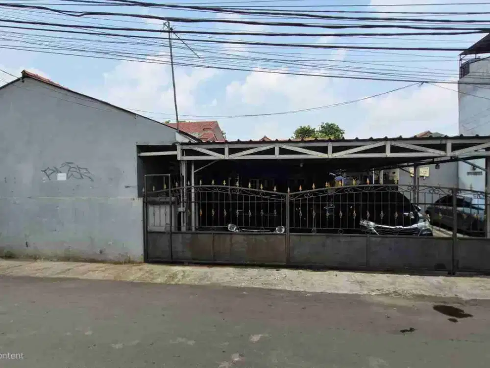 Rumah dipakai Kost di Jl Jaha Ps Minggu Cilandak Jakarta Selatan