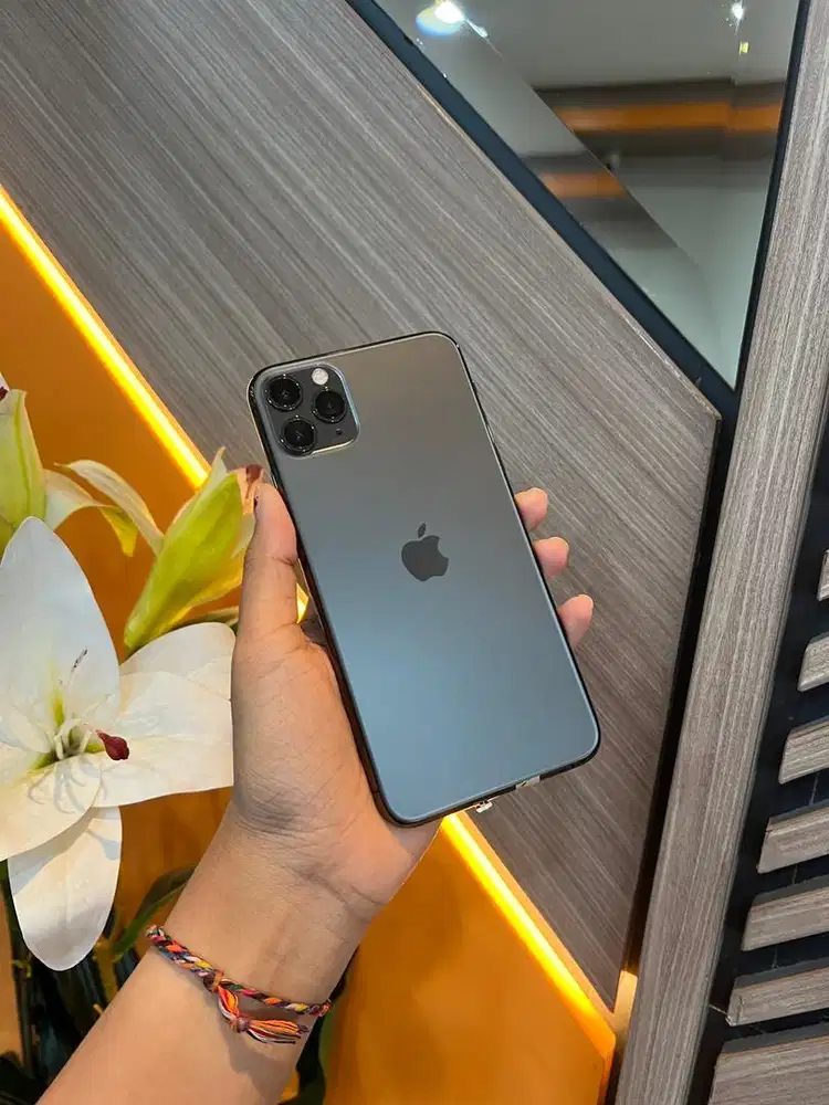 iphone 11pm 256 mdgreen