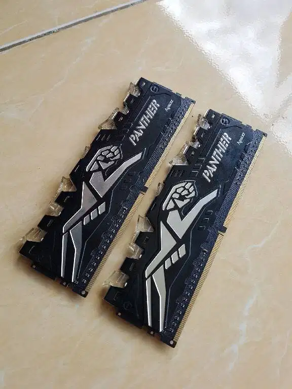 Ram DDR4 2x8gb 16GB Apacer Panther Rage RGB 2666Mhz
