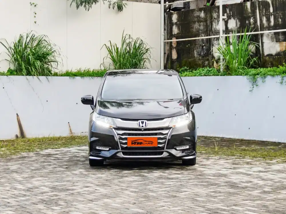ODYSSEY 2.4 E PRESTIGE TAHUN 2018 HITAM