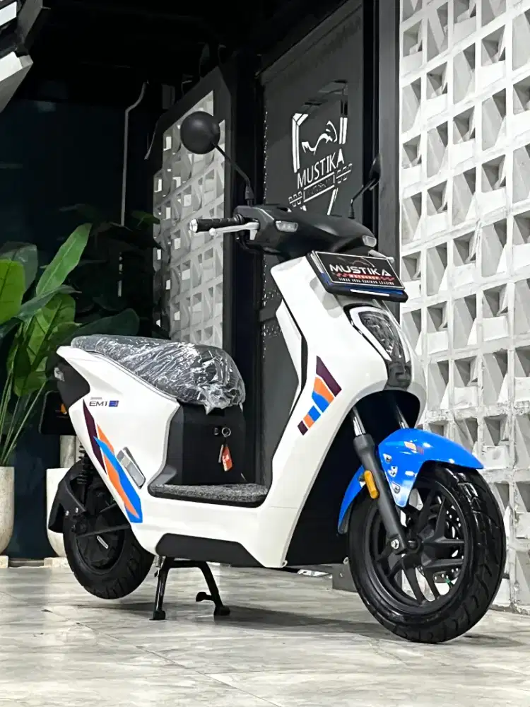 HONDA EM 1 E 2024 - Chintia Mustika