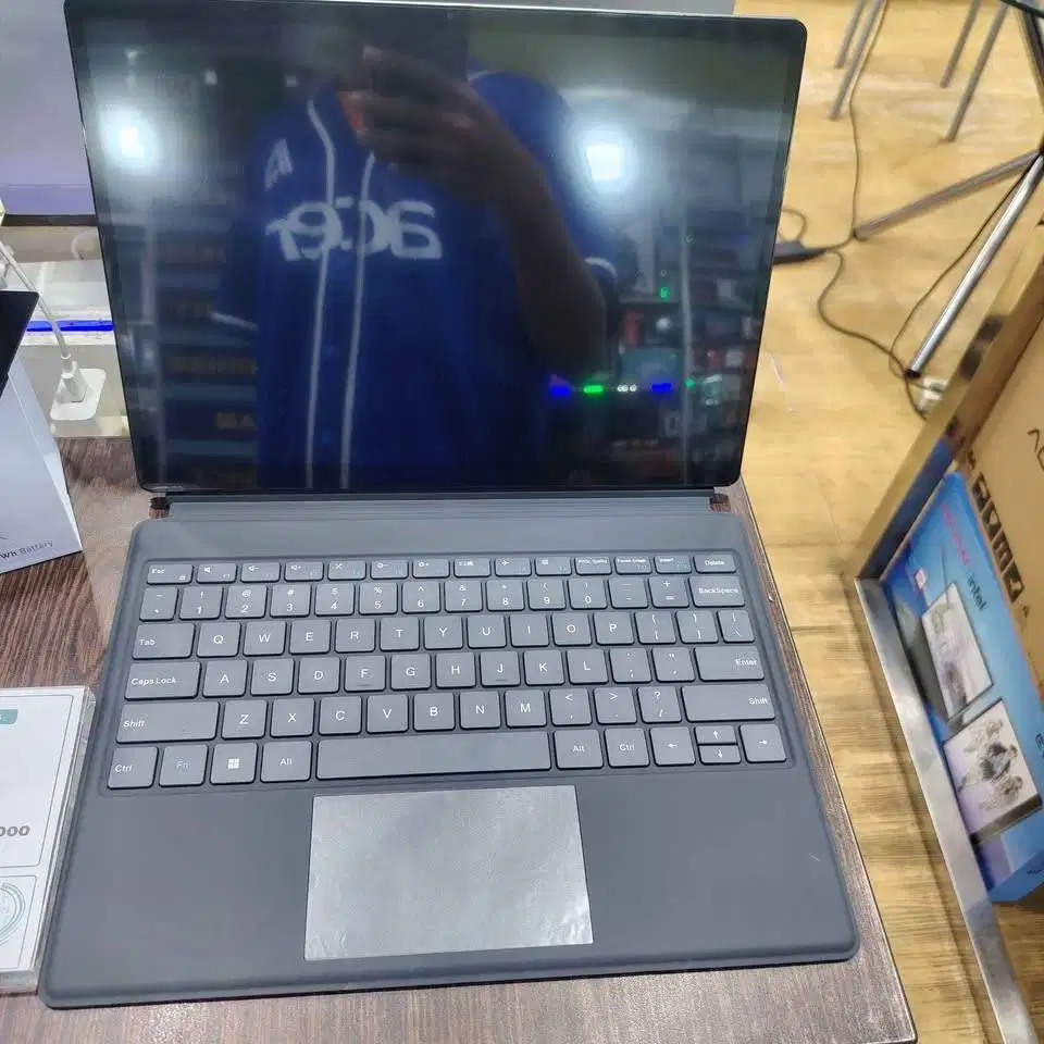 Promo Laptop Advan 2in1 Evo-X 13 Intel N100 12GB SSD 512GB 13″ 2K Touc