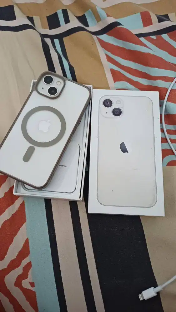 iPhone 13 128GB White Mulus • Fullset • Normal Semua