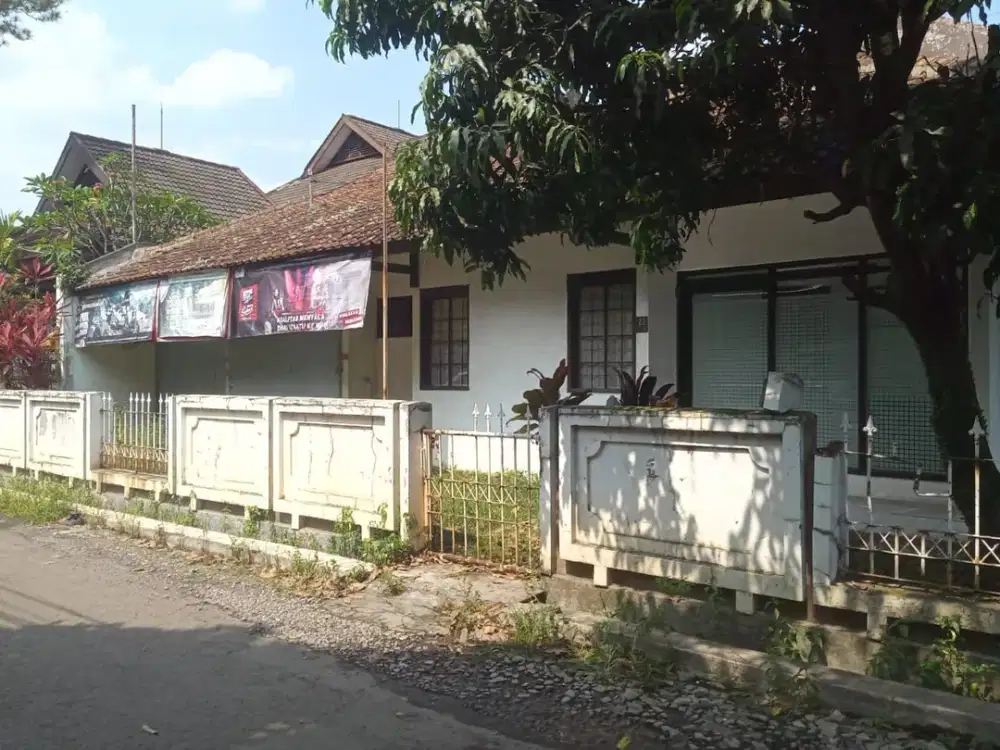 Best Price! Rumah lama hitung tanah lokasi strategis Parakan Arum Sukarno Hatta Bandung