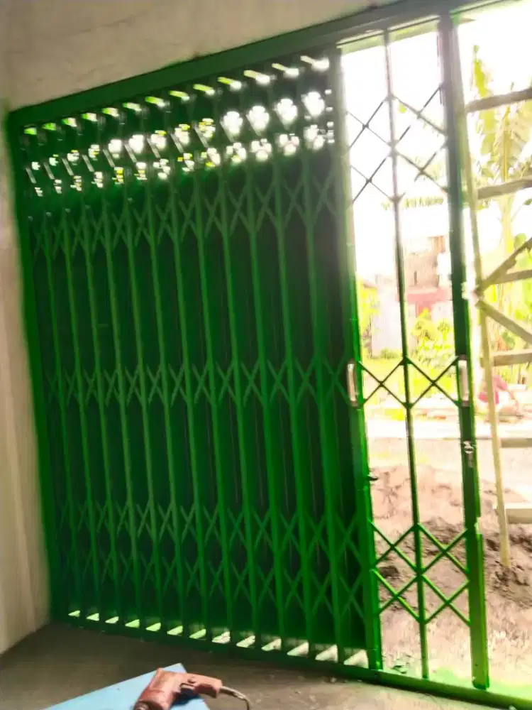 Pintu besi harmonika Surabaya