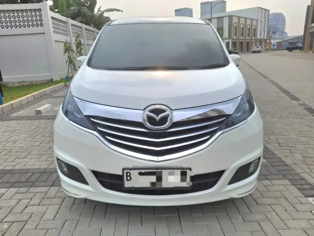 Mazda Biante 2.0 Skyactiv AT 2015 Putih - Sangat Terawat