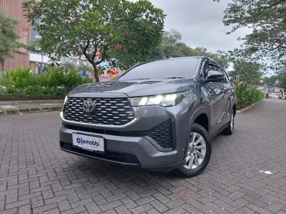 LOW DP Toyota Kijang Innova 2.0 Zenix Q HV CVT TSS-AT 2023 FMD