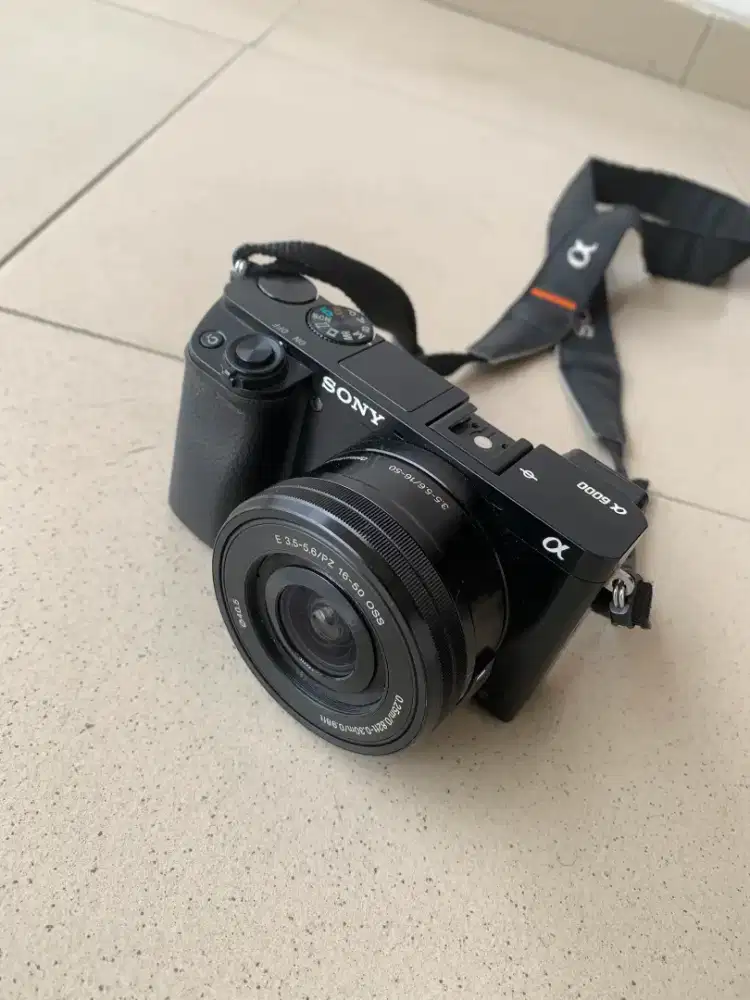 Sony a6000 lensa kit 16 50 MM + fungsi normal