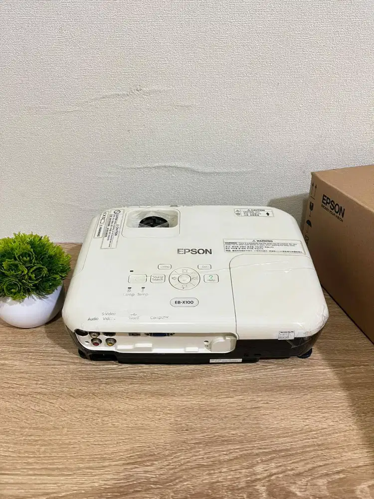 TEBUS MURAH!!! PROYEKTOR EB-X100 2.600 LUMENS RESOLUSI XGA SEGEL MULUS