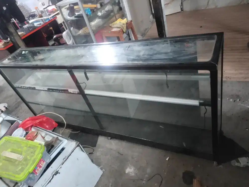 Etalase bekas UK 200*40
