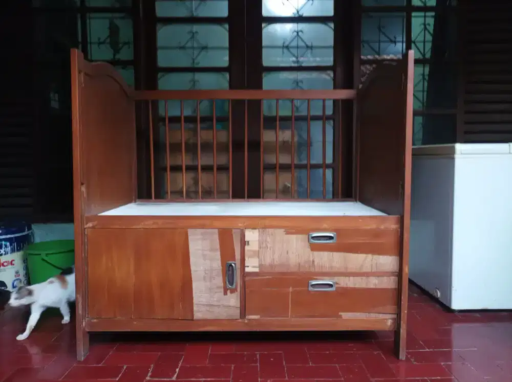 Ranjang kayu untuk bayi