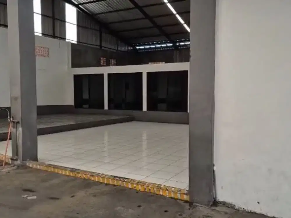 Gudang Strategis  Jl.Kedungmundu Semarang – 10890
