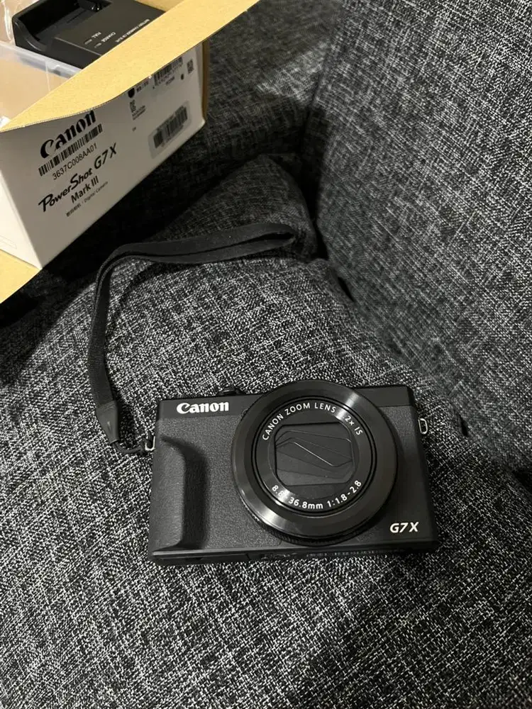 Canon G7X Mark III