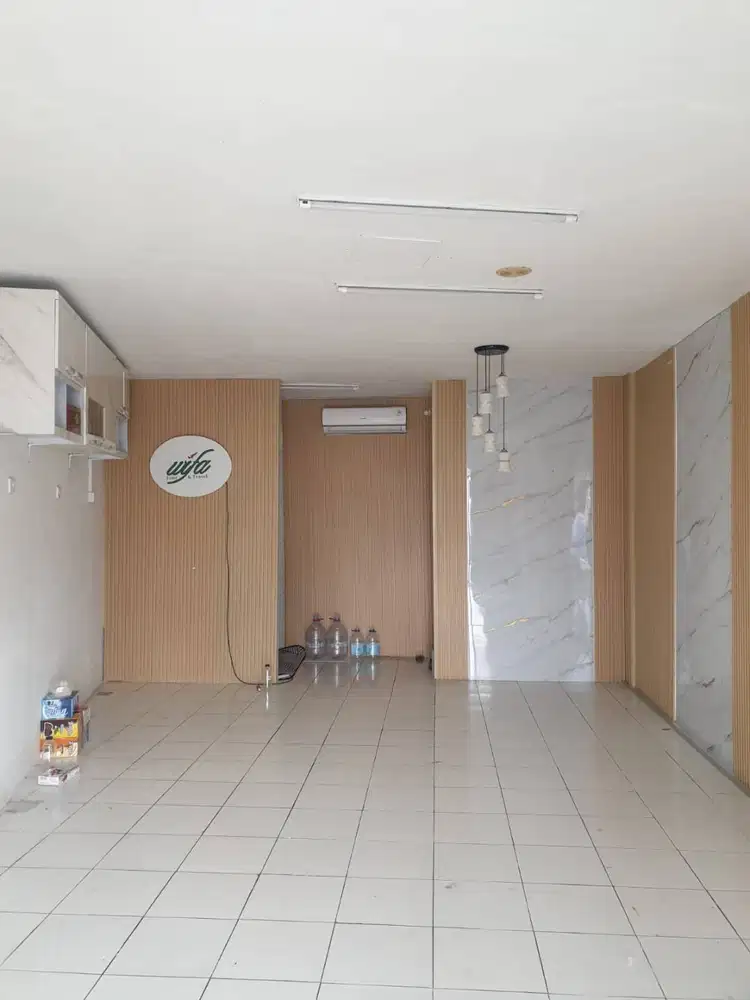 RUKO SIAP PAKAI LOKASI STRATEGIS BEBAS BANJIR, DISEWAKAN PONDOK BAMBU