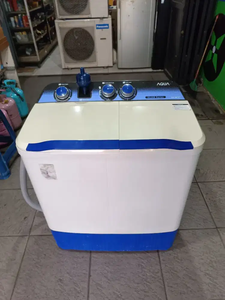 Unit mesin cuci 2 tabung merk Aqua 8kg bagus
