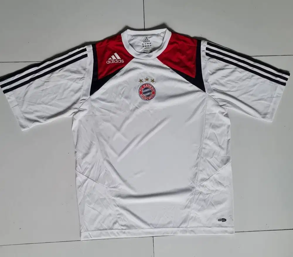 Kaos Adidas Bayern Munchen Original Second Preloved size L