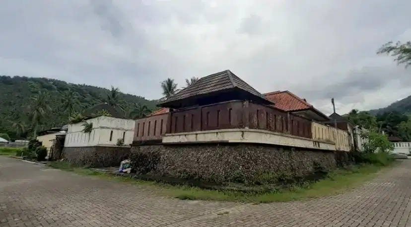 DIJUAL VILLA SECEPATNYA