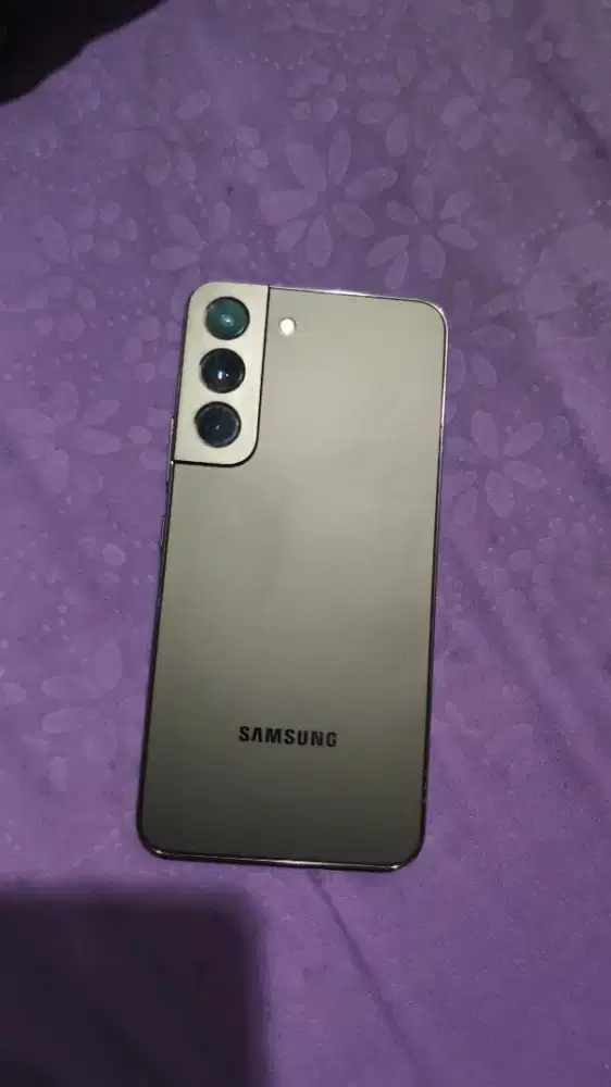Samsung s22 8/256