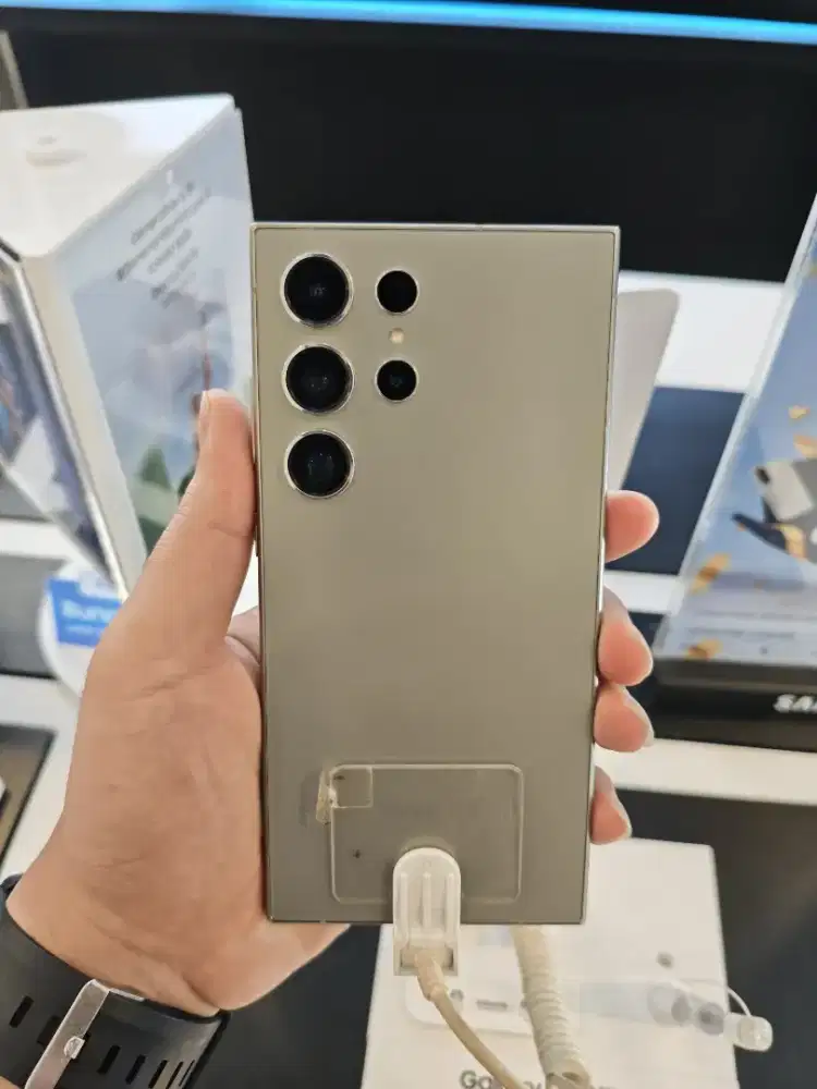 Promo spesial Samsung Galaxy S24 Ultra 256GB